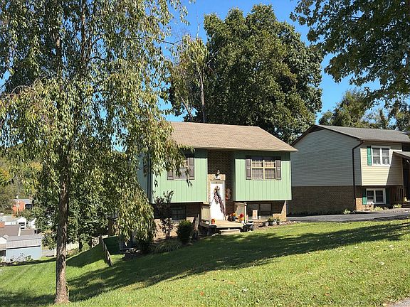2nd image of 524 Sycamore Gardens St