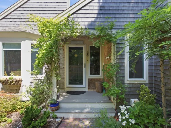2 Forest Gate Vlg #2, Yarmouth Port, MA 02675