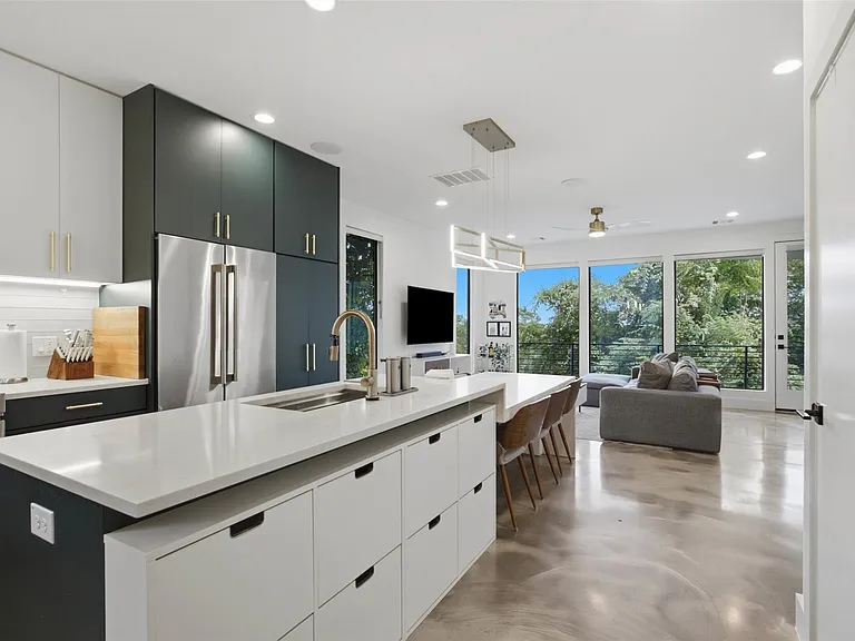 2711 Crest Ave #A — Photo 4
