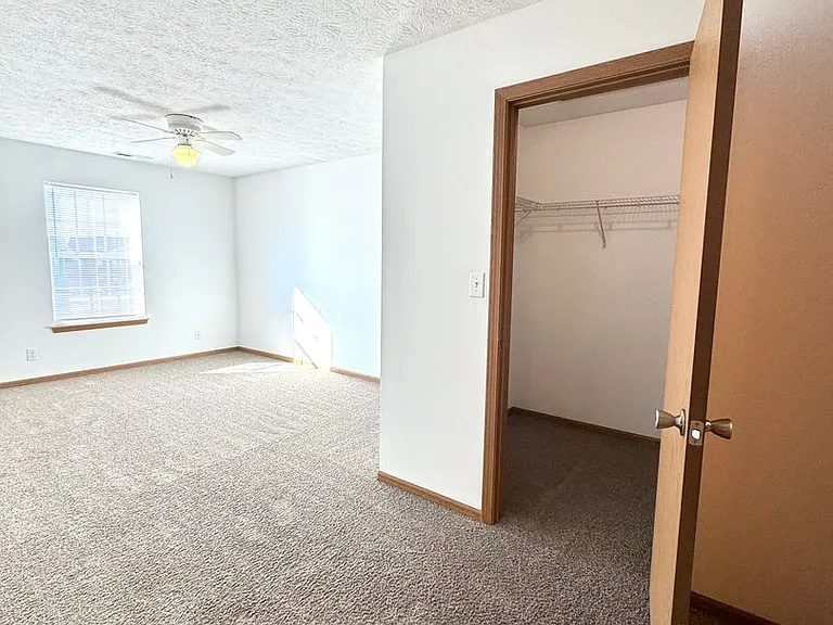 Southern Winds Apartments — Photo 27