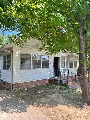 214 S Highland St — Photo 1