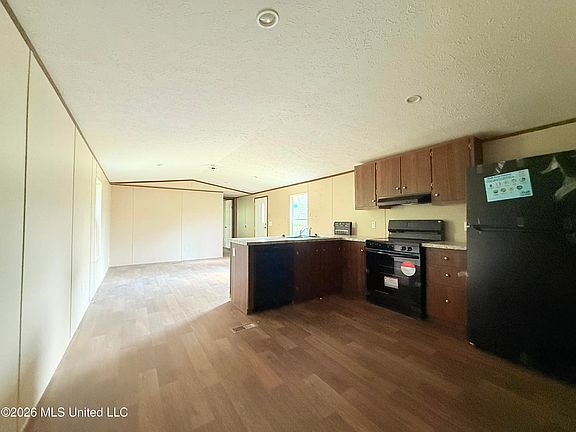 3rd image of 300 Franklin Rd