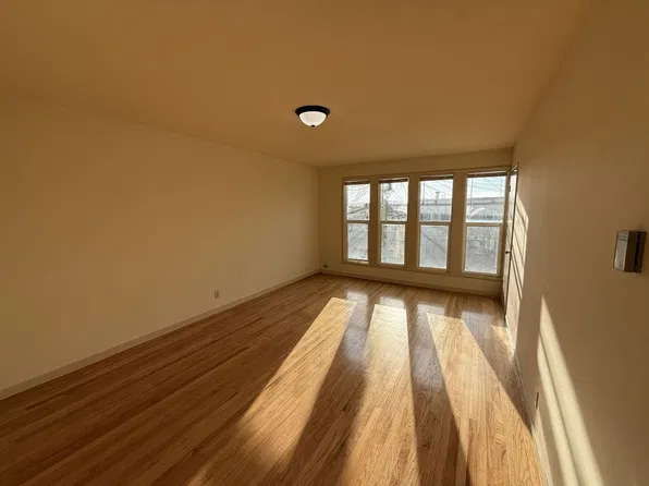 743 Hillside Blvd, Daly City, CA 94014