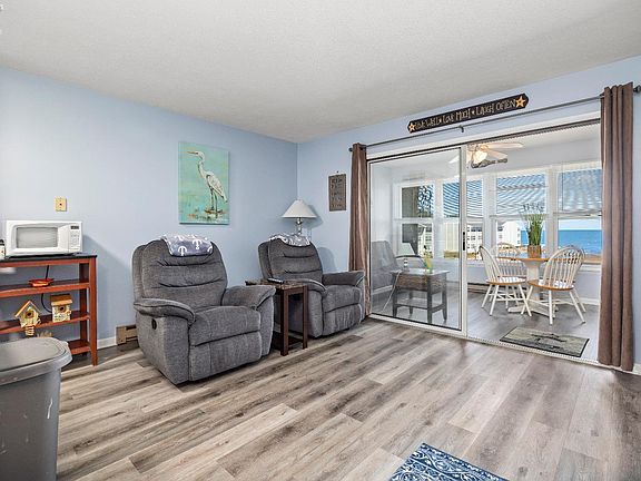 3rd image of 204 W Lakeshore Dr APT E