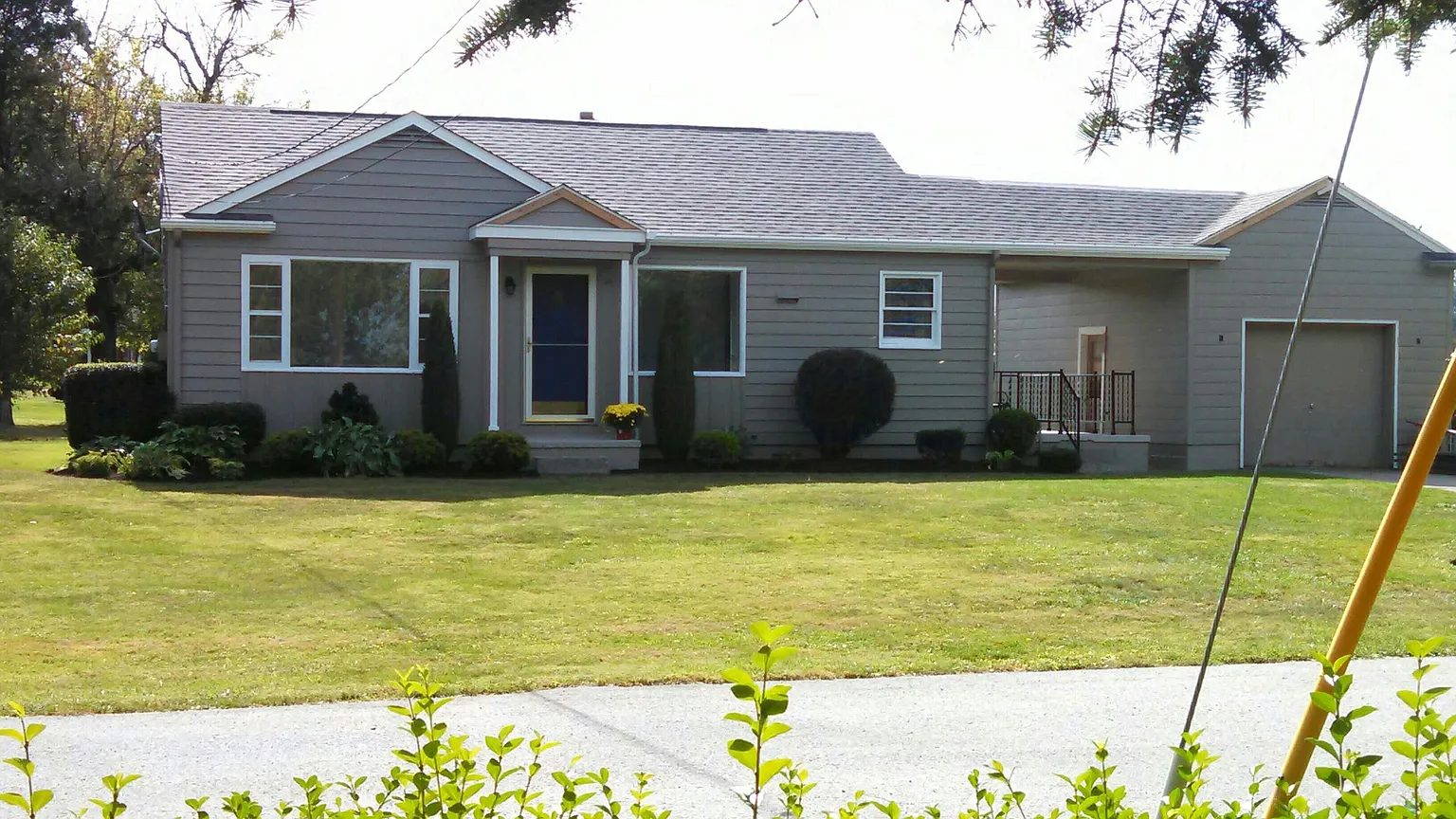 1331 Armstrong Dr photo 1