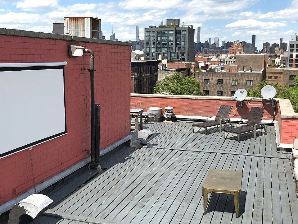 1st image of 120 Ridge St APT 4B