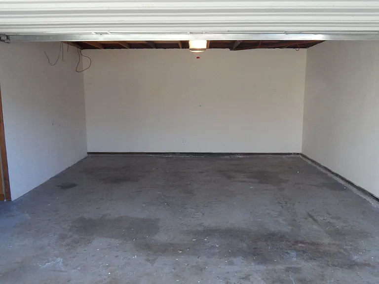445 N Pine St — Photo 34