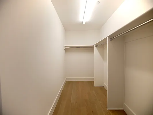 Rented by Extell Marketing Group LLC | media 28