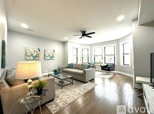 2853 W Palmer St #1W, Chicago, IL 60647