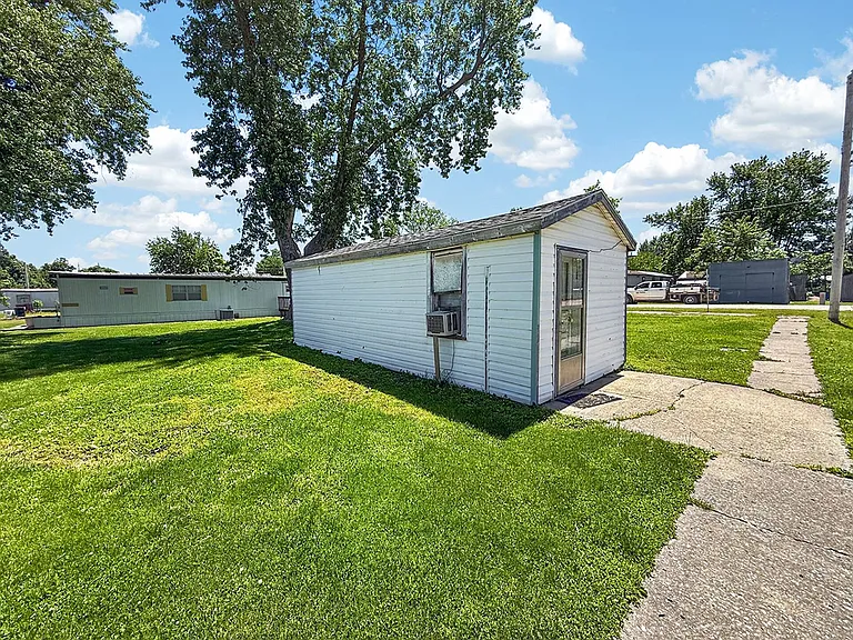 216 Rollins St — Photo 28