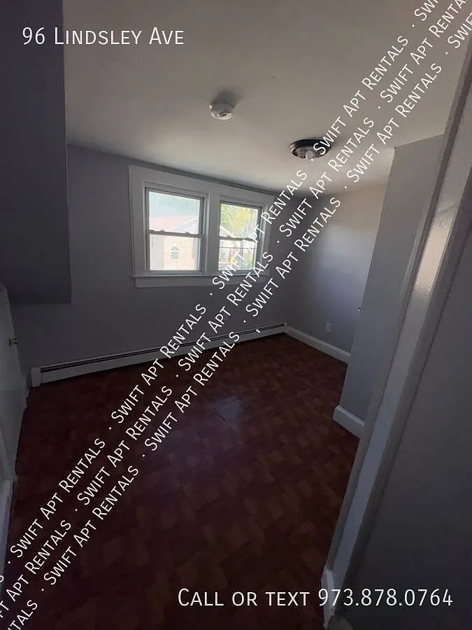 96 Lindsley Newark 2 bedroom price 1500 — Photo 4