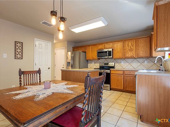 5th image of 2488 Medina Dr
