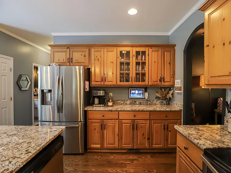 5804 Lanatte Ln — Photo 8