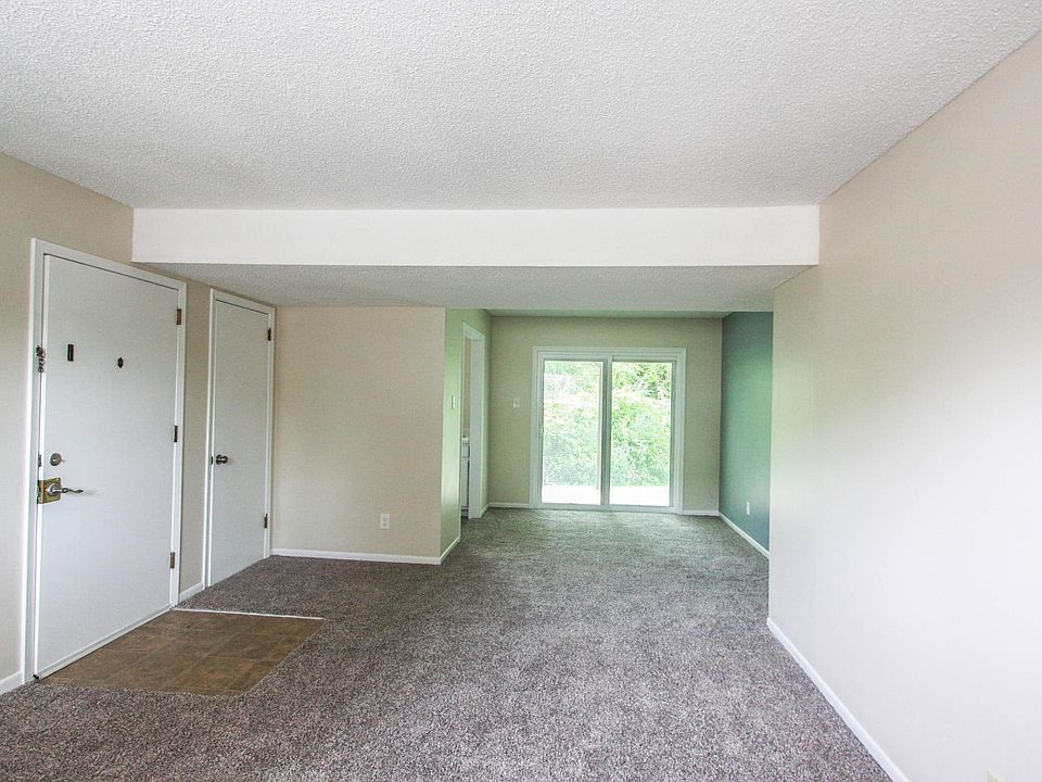 1st image of 804 Flanders Ln APT 2