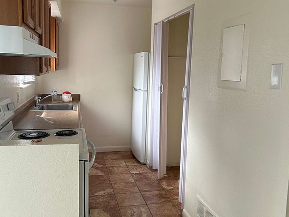 2nd image of 818 37th Ave #D