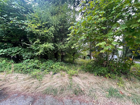 3rd image of 3 Sanders Ct