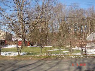 14 New Hampshire Ave E, Greenbush, NY 12144