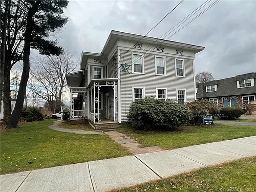 324 Main St #3 Photo 1