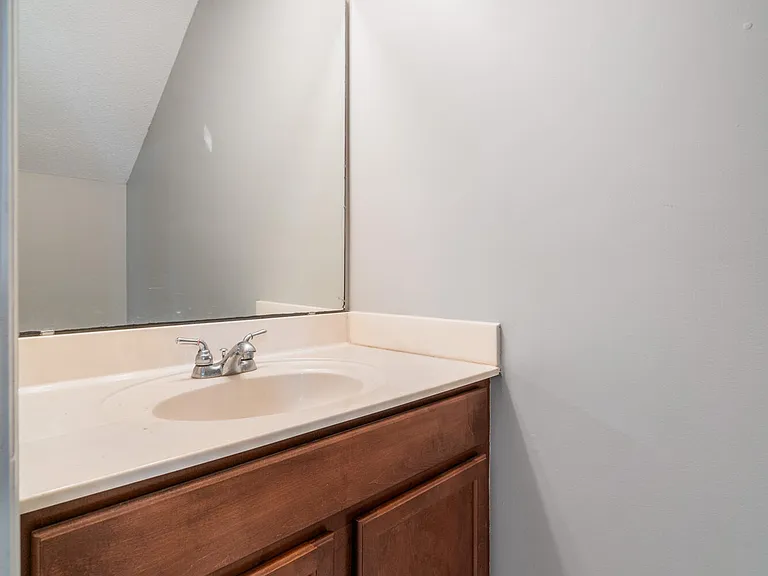 300 Burley Dr #10 — Photo 4