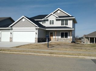 716 Hilldale Ln, Stoughton, WI 53589