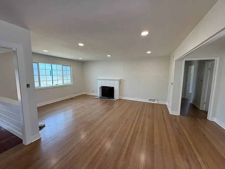 14661 Charmeran Ave — Photo 3