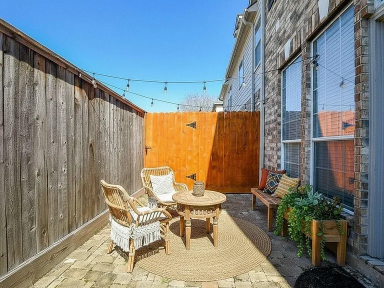 2714 Windy Thicket Ln — Photo 25