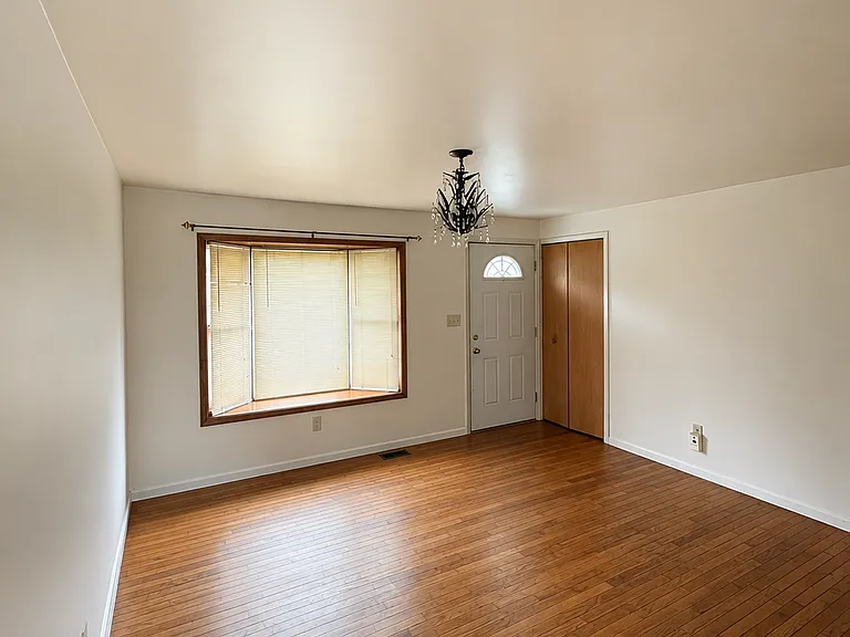 7 Trowbridge Ct — Photo 6