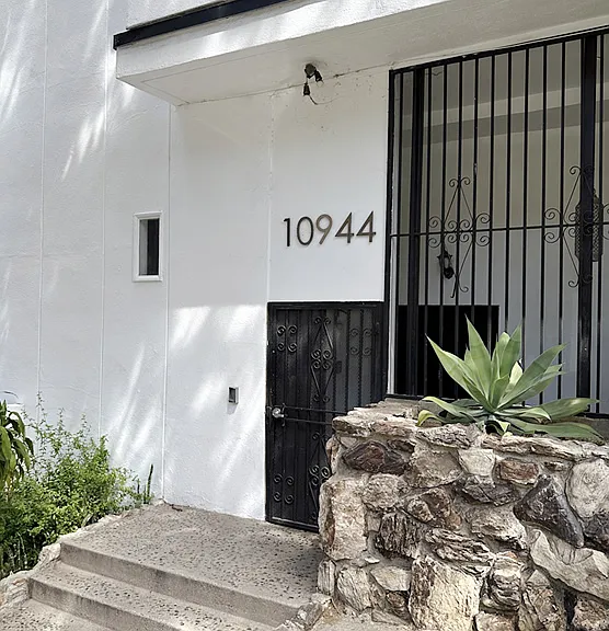 10944 STRATHMORE DRIVE, Westwood, CA 90024 - BUILDING ENTRANCE