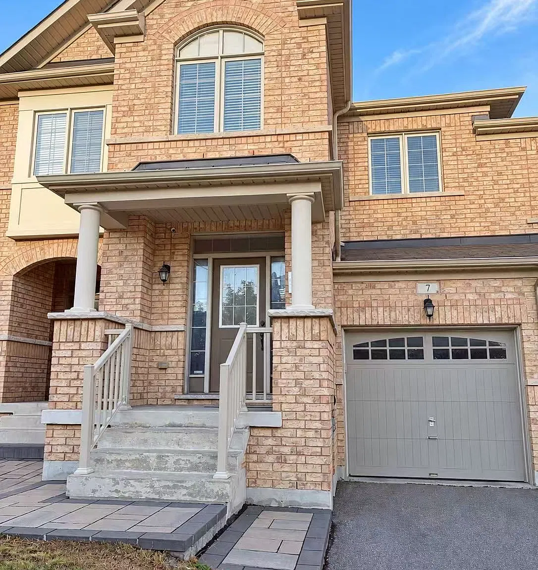4 bed, $3,600 — Photo 1