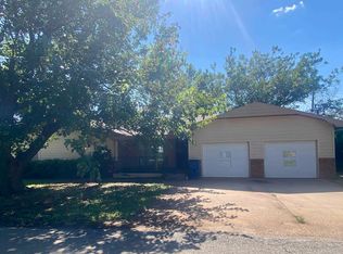 114 Jung St, Waukomis, OK 73773