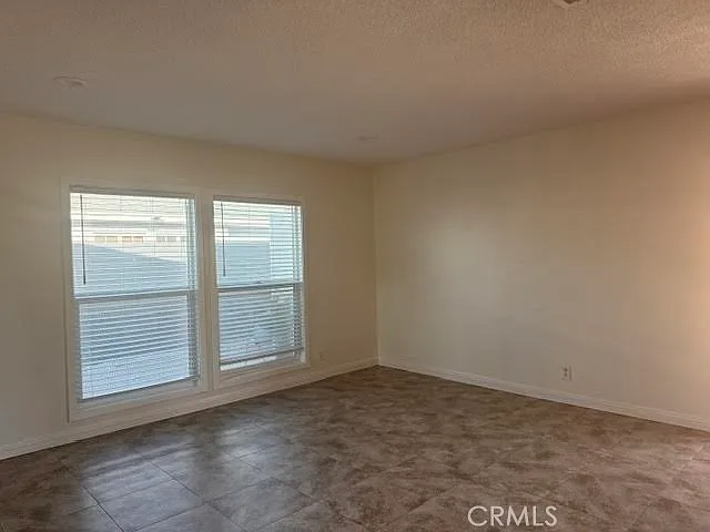 2563 W Crescent Ave — Photo 4