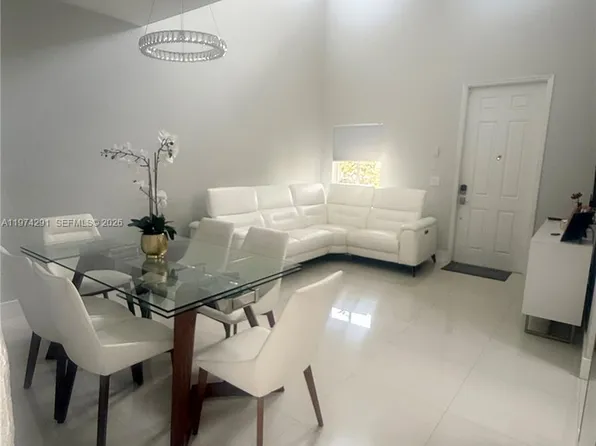 4106 NE 25th St, Homestead, FL 33033