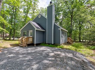 120 Paul Revere Rd, Lackawaxen, PA 18435