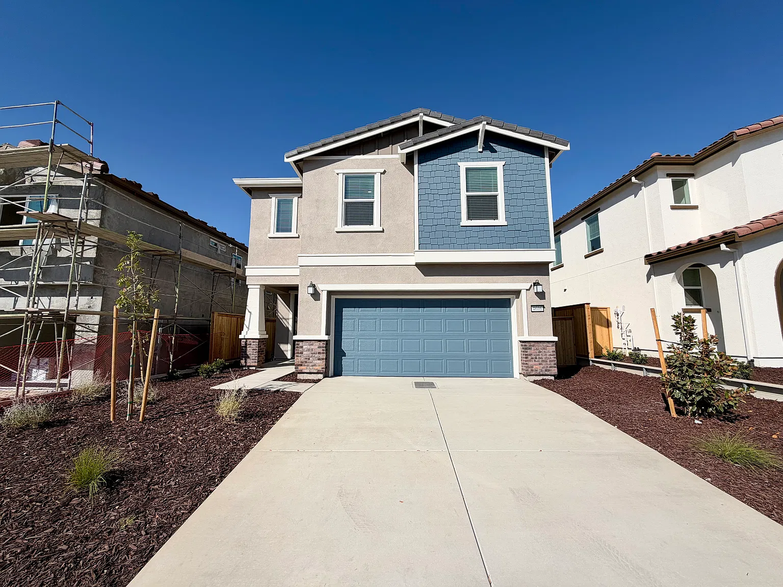 4 bed, 2.5 bath, 2355 sqft, $3,595 — Photo 1
