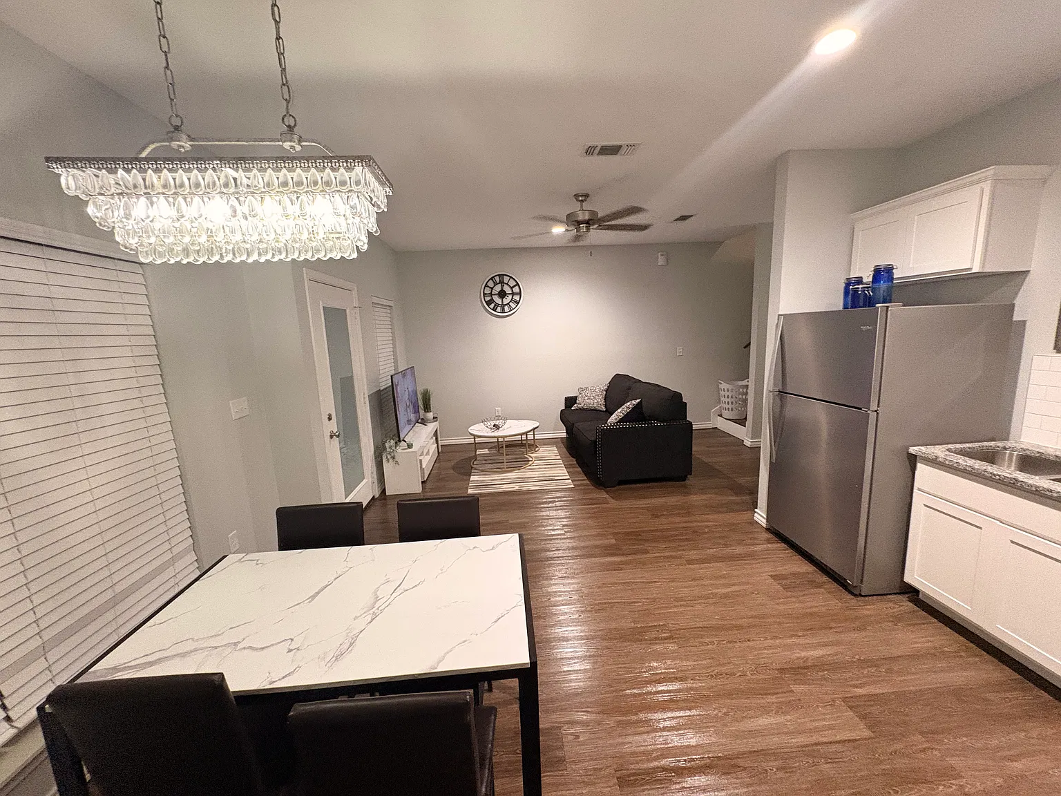 3 bed, 2.5 bath, $2,300 — Photo 4