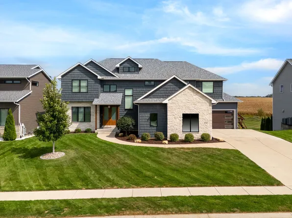 5765 Pigeon Creek Rd, Bettendorf, IA 52722