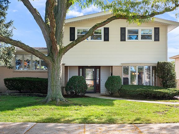 2nd image of 9429 Ozark Ave