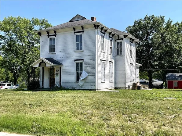 204 E Marshall St, Sweet Springs, MO 65351