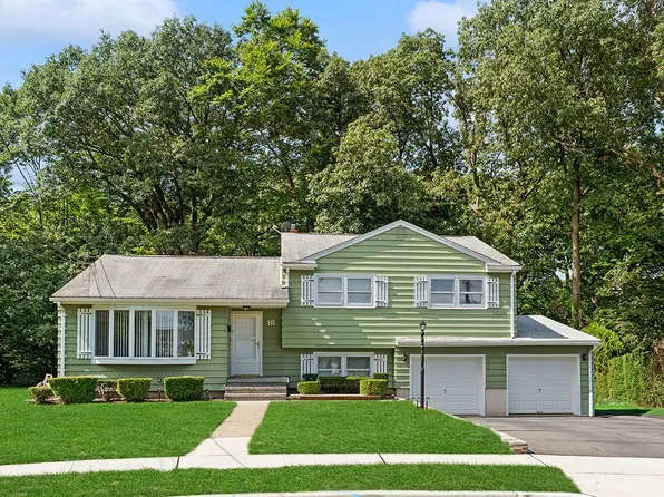 18 Ravine Ct, Clifton, NJ 07013