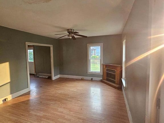 3rd image of 72 Sherman St