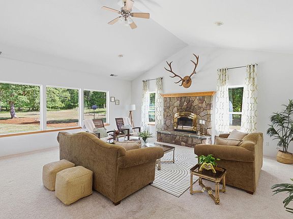 3rd image of 45 Marble Mountain Rd