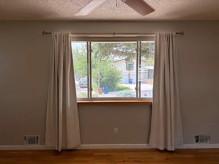 Livingroom - front window