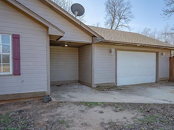 4th image of 802 S 20th St
