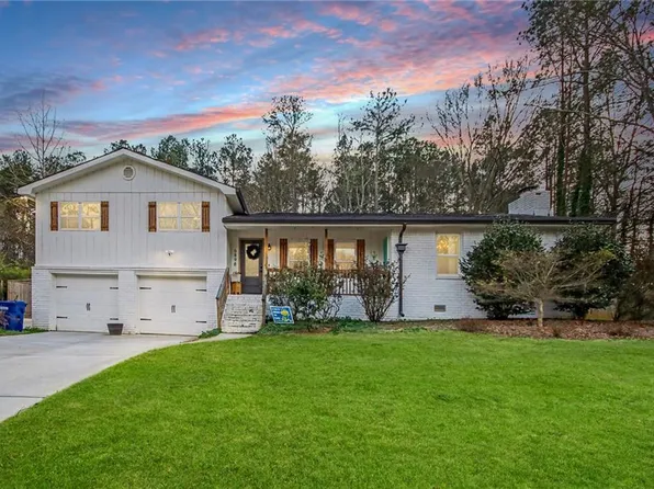 6898 Lakeshore Dr, Douglasville, GA 30135