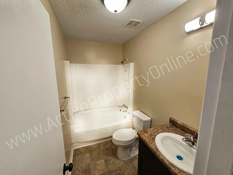 130 Calloway Dr #D — Photo 7