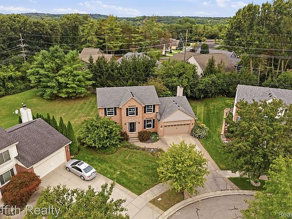 5th image of 938 Meadowbrook Ct