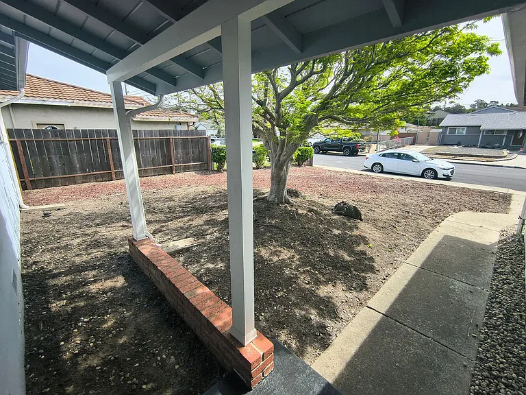 2275 Cypress Ave — Photo 6