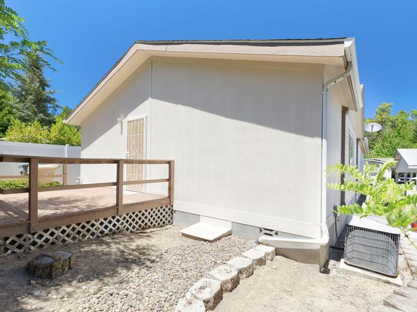 107 NW Wrightwood Cir, Grants Pass, OR 97526