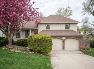 325 S Valley Rd, Olathe, KS 66061