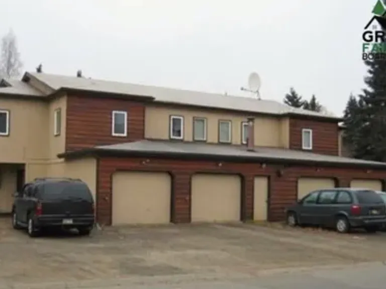 160 Syracuse Ct #2 — Photo 2